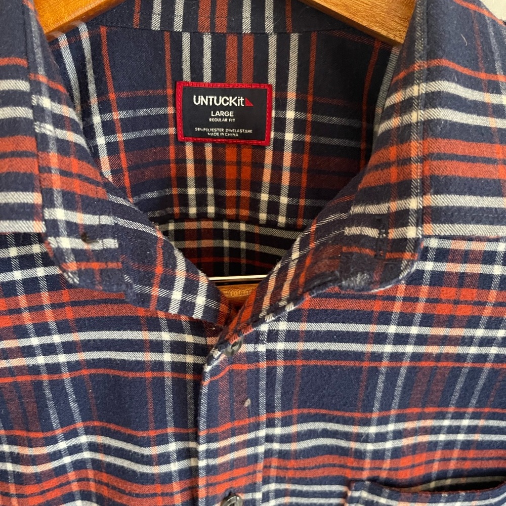 Untuckit Men’s Plaid Flannel Shirt – Size Large (Regular Fit) - Picture 4 of 10